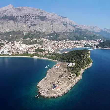 Διαμέρισμα With Parking Space - 16521 Μακάρσκα